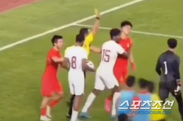 [항저우ON]'분노의 물병 패대기' 중국은 감독도 '다혈질', 핵심DF …