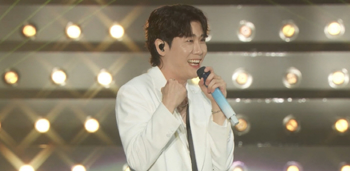 "폼 미쳤다!" 영탁, BTS 연출팀 지원사격한 단독 콘서트 전격 공개(…