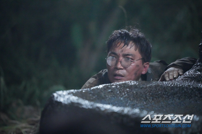 '7인의 탈출' 황정음, 피투성이가 된 채 쓰러져…추석 연휴에 안방극장서…