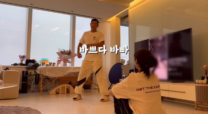 "♥황재균이 댄스 라이벌"..지연 '스모크' 챌린지 대결 '달달한 신혼'…