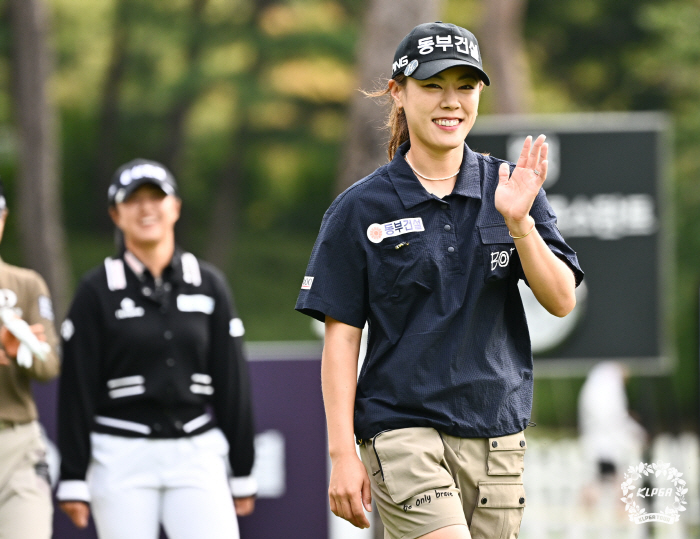 황금 연휴에 펼쳐진 가을 골프 축제, 갤러리 함성으로 물들었다[파주 스케…