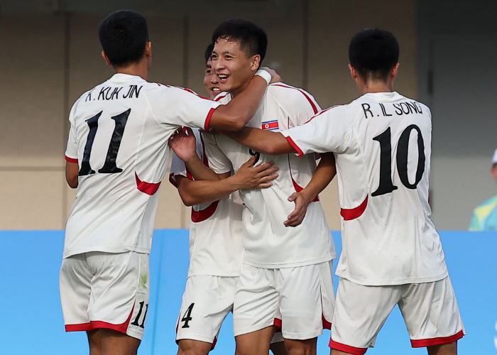 [항저우 라이브]北 AG 남자축구 8강 탈락 1-2 패, 마쓰무라 PK결…