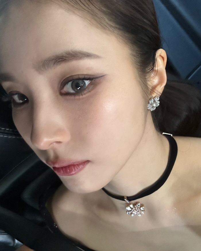신세경, 파리에 뜬 여신...우아한 '인형' 그 자체