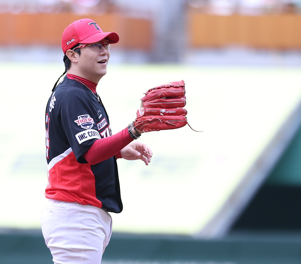 QS에도 8승 무산, 대투수 '9년 연속 10승+170이닝' 대기록 사실…