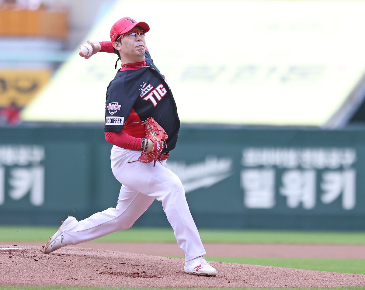 QS에도 8승 무산, 대투수 '9년 연속 10승+170이닝' 대기록 사실…