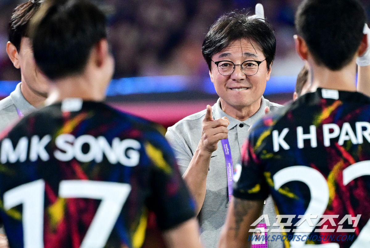 [항저우현장]"짜요, 더 해봐!" 중국 적지 5만관중 앞 '도발 세리머니…