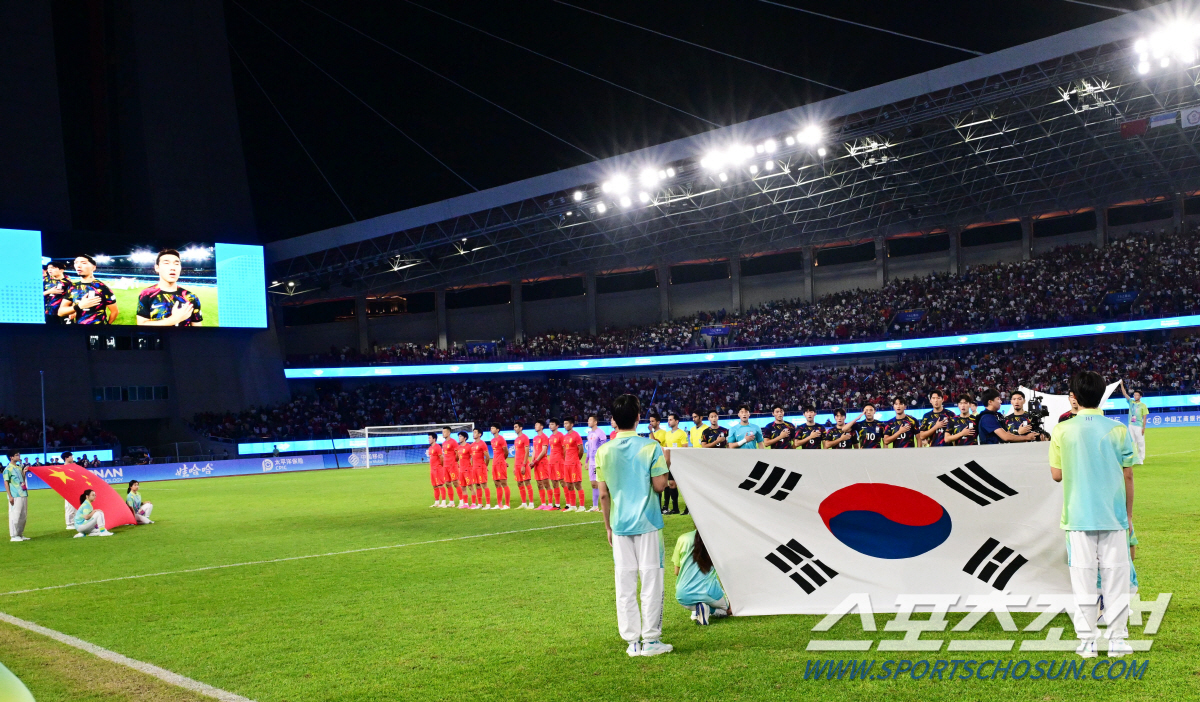 [항저우현장]"짜요, 더 해봐!" 중국 적지 5만관중 앞 '도발 세리머니…