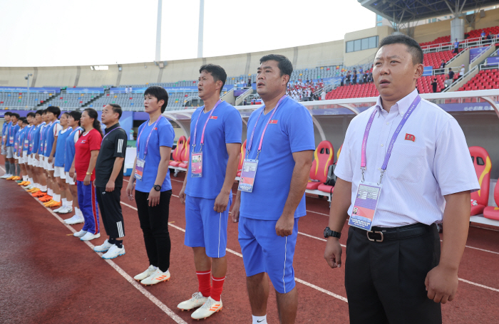 [항저우ON]'북한' 호칭에 발끈한 北의 '내로남불', 정작 한국을 '괴…