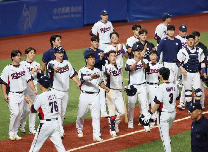 국제 대회 맞아? 사회인야구서도 못 볼 촌극, VR마저 없다…출발부터 오…