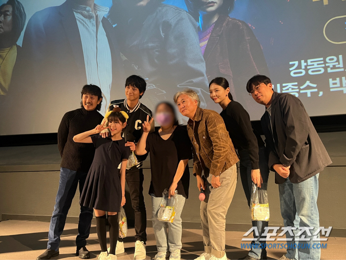 '천박사 퇴마 연구소', 추석 극장가 최강자 등극…5일 연속 박스오피스 …