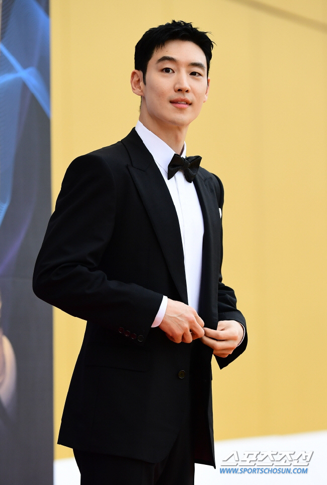 이제훈, 박은빈과 '부부→사회자' 재회 무산 "허혈성 대장염 응급수술" …