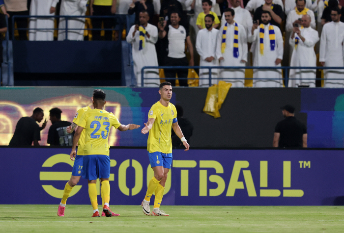 'UCL의 제왕' 호날두, 2경기만에 ACL 데뷔골 '작렬', 알 나스르…