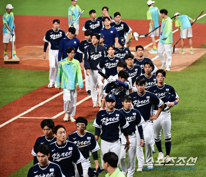 대표팀의 산증인 이승엽 감독 "이제부터 진짜 중요하다…지금은 비난보다 응…