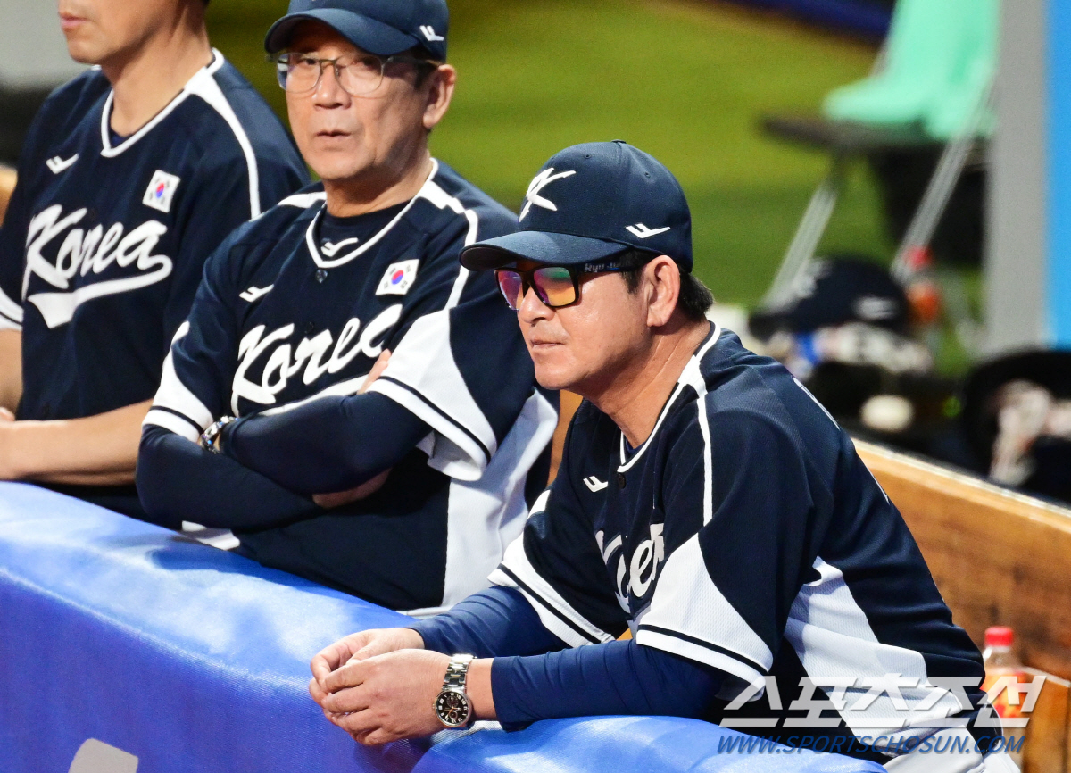 대표팀의 산증인 이승엽 감독 "이제부터 진짜 중요하다…지금은 비난보다 응…
