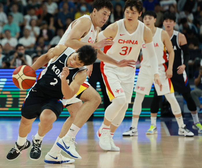 [항저우ON]'예견된 대참사'남자농구 中에 완패 망신, 17년 만에 '노…