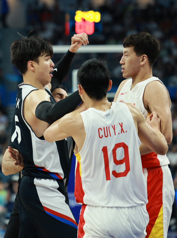 [항저우ON]'예견된 대참사'남자농구 中에 완패 망신, 17년 만에 '노…