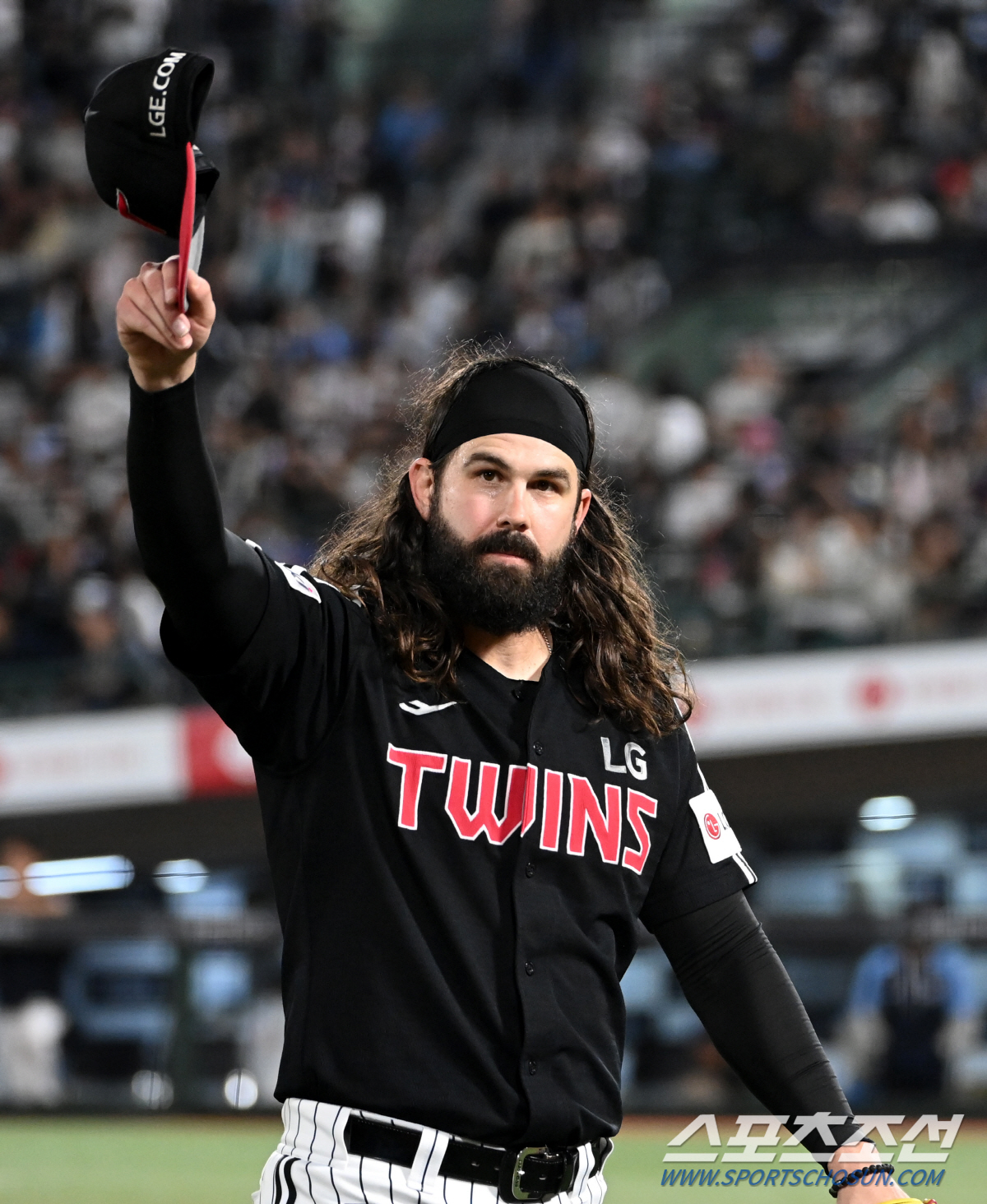 '사직구장에 노란 LG 깃발이...' 0:3→5:3→5:6→7:6. 오지…