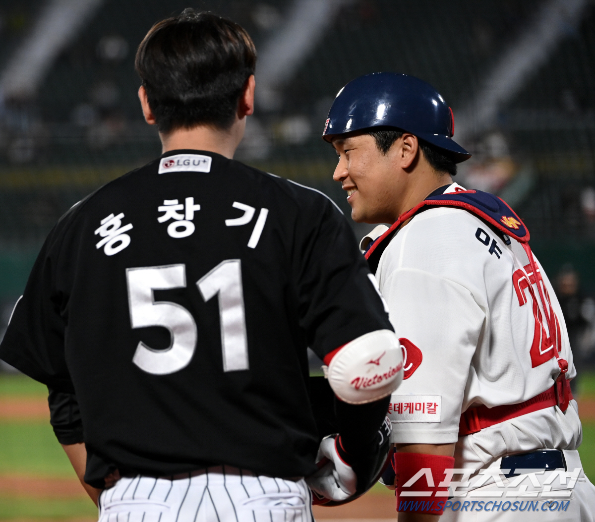 '사직구장에 노란 LG 깃발이...' 0:3→5:3→5:6→7:6. 오지…