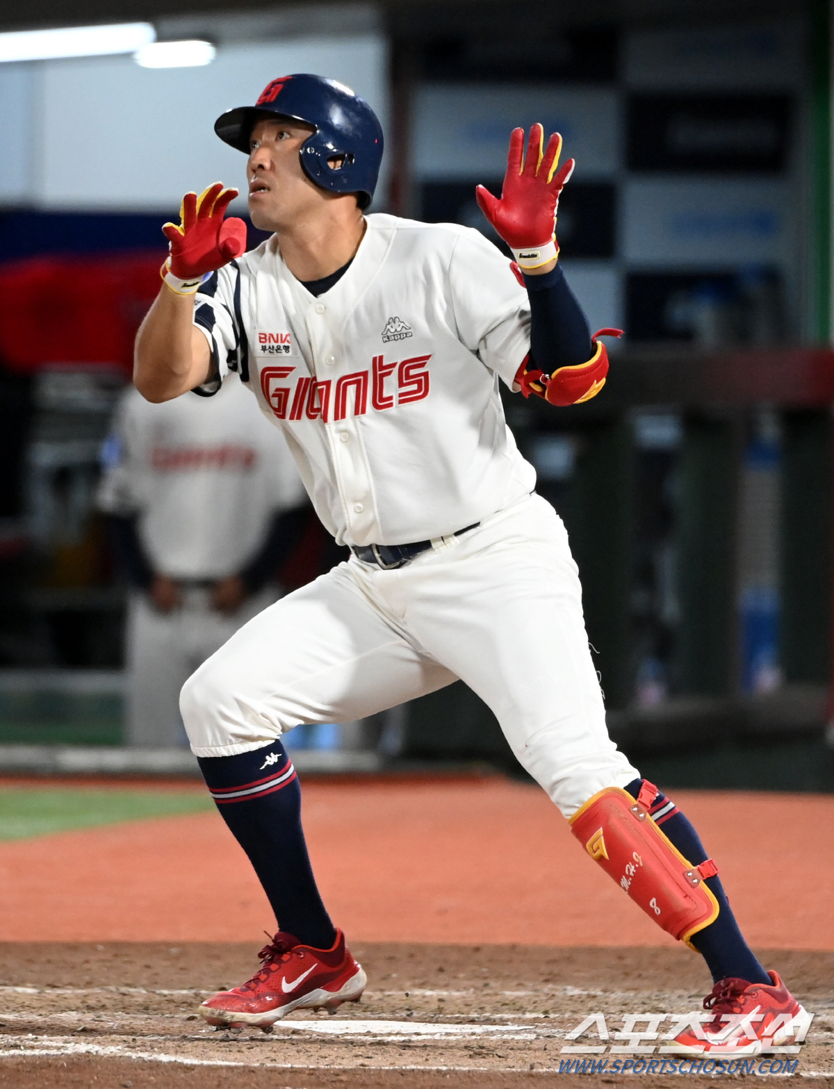 '사직구장에 노란 LG 깃발이...' 0:3→5:3→5:6→7:6. 오지…