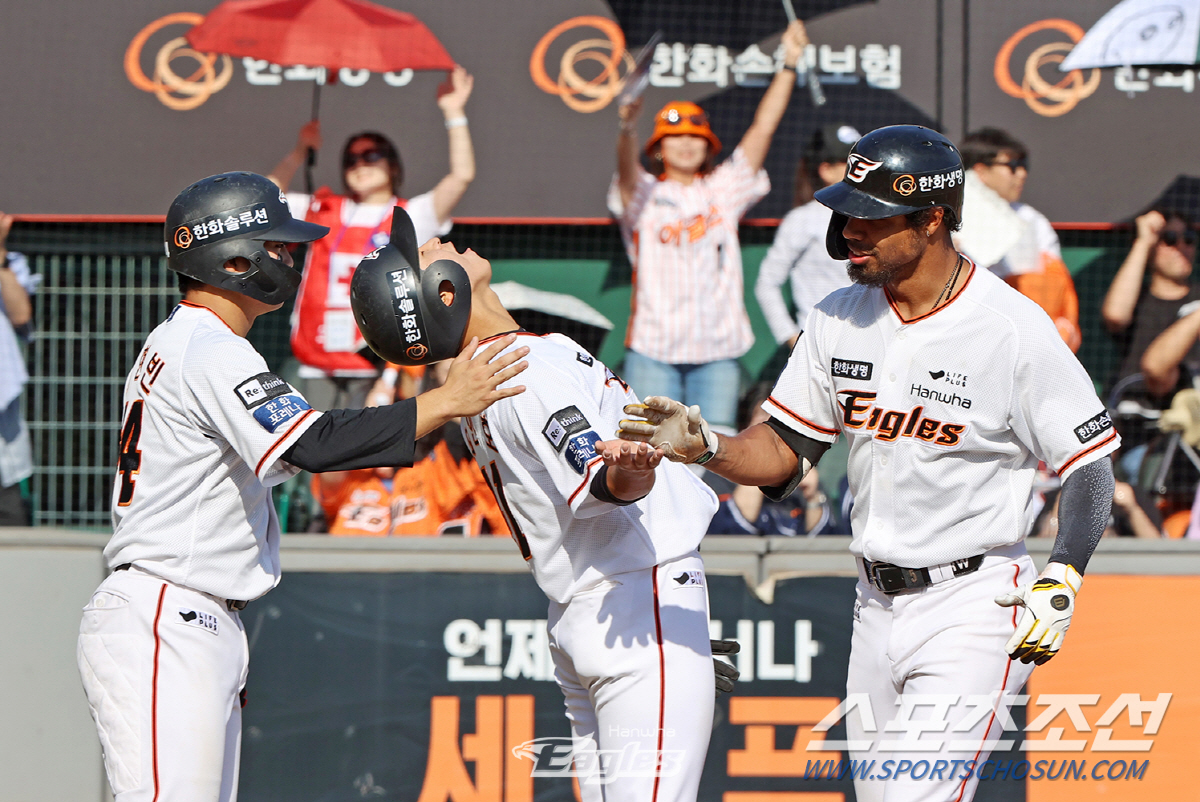 피말리는 2~5위 경쟁 쥐락펴락, '저승사자' 한화 삼성 히어로즈의 매서…