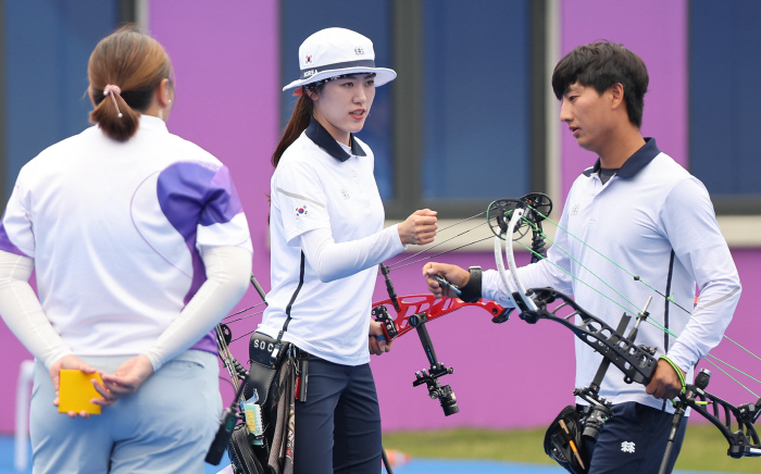 [항저우ON]한국 양궁 주재훈-소재원, 컴파운드 혼성전 '은메달 확보'