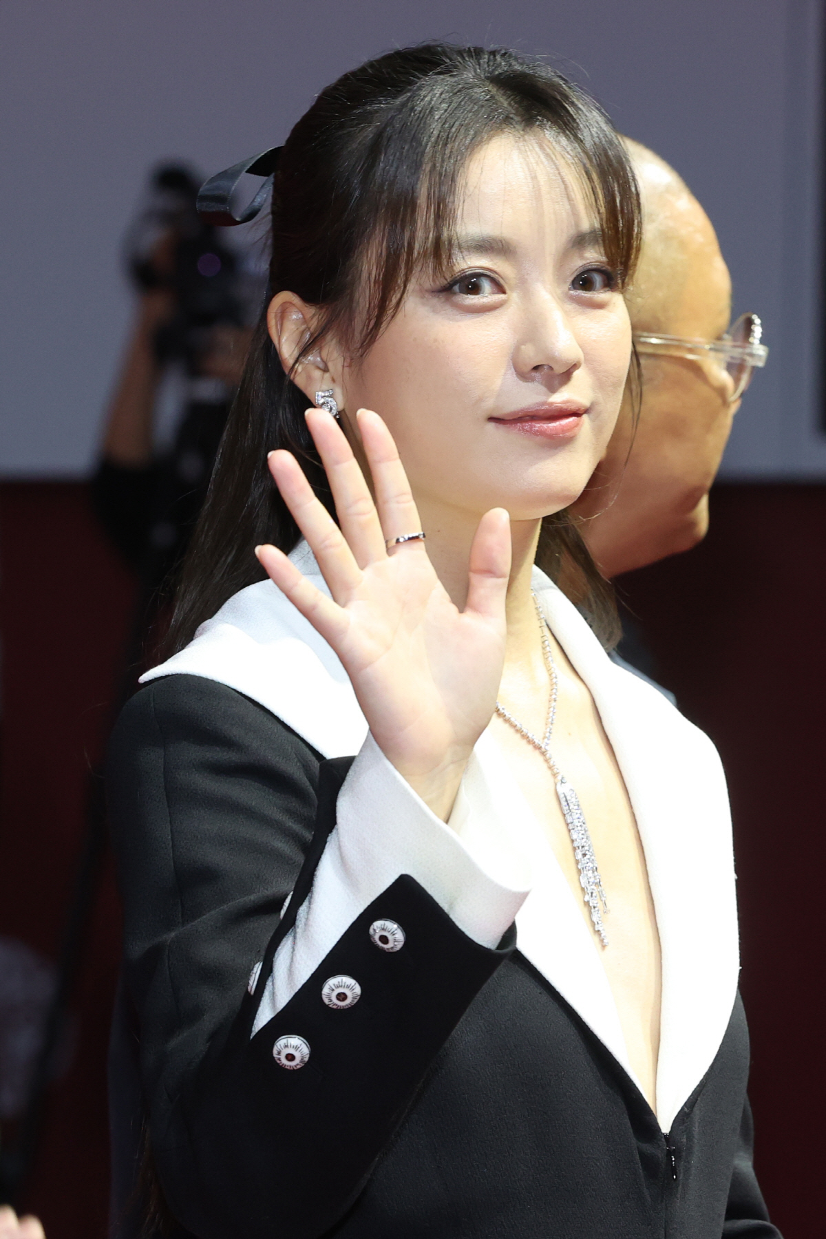 [28회 BIFF] "'고혹+섹시' 정수정→'청량+과즙' 박은빈"…레드카…