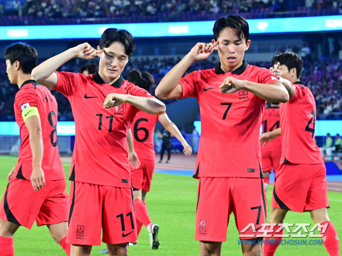 [항저우현장]'결승행 보인다' 정우영 4분만에 선제골, 한국, 우즈벡에 …