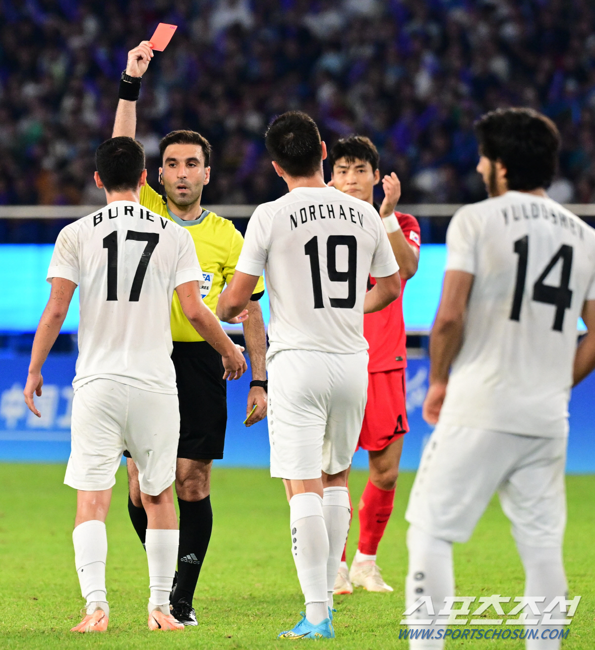 [항저우현장]"일본 나와!" 한국, '정우영 멀티골' 우즈벡 2대1로 꺾…