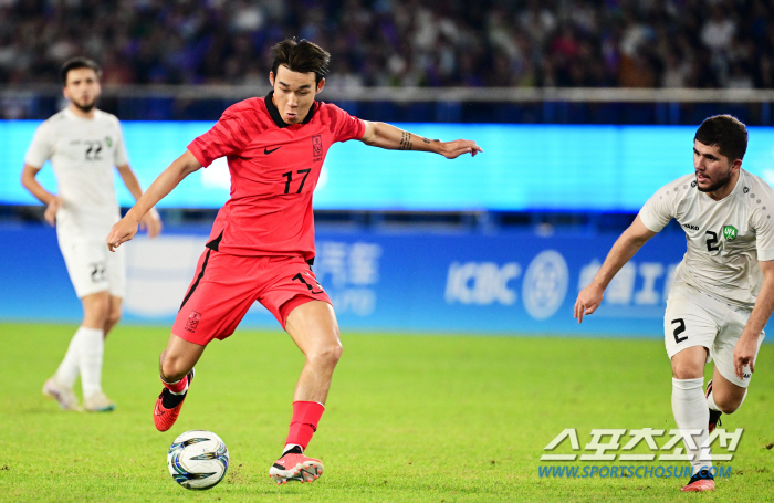 [항저우현장]"일본 나와!" 한국, '정우영 멀티골' 우즈벡 2대1로 꺾…