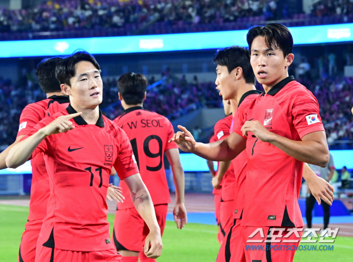 [항저우현장]"일본 나와!" 한국, '정우영 멀티골' 우즈벡 2대1로 꺾…