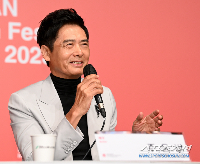 [SC-BIFF] 주윤발 "전 재산 8100억원 힘들게 벌었는데 아내가 …