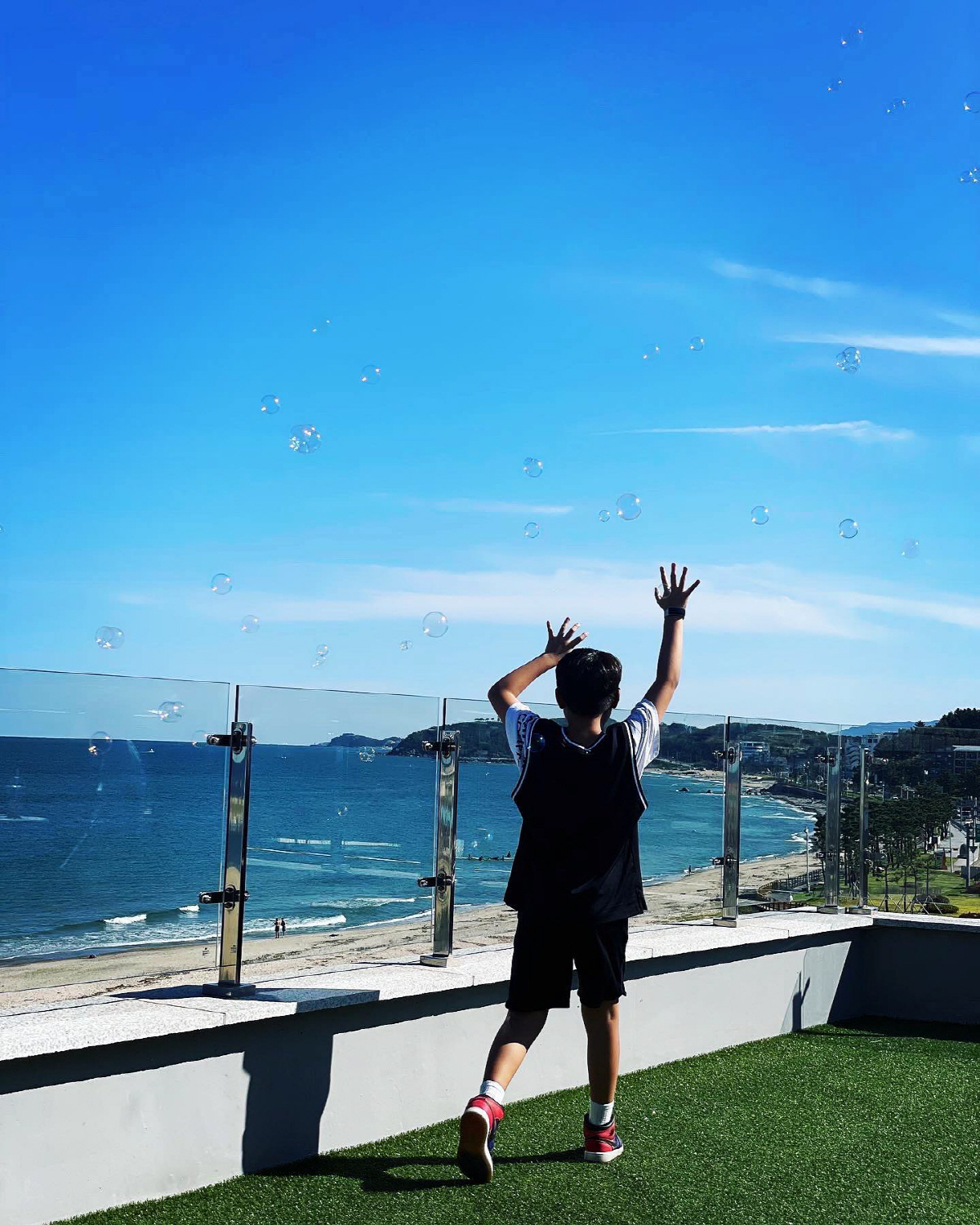 '이병헌♥' 이민정, 훌쩍 자란 子 공개..동생 생기니 더 듬직해 보여