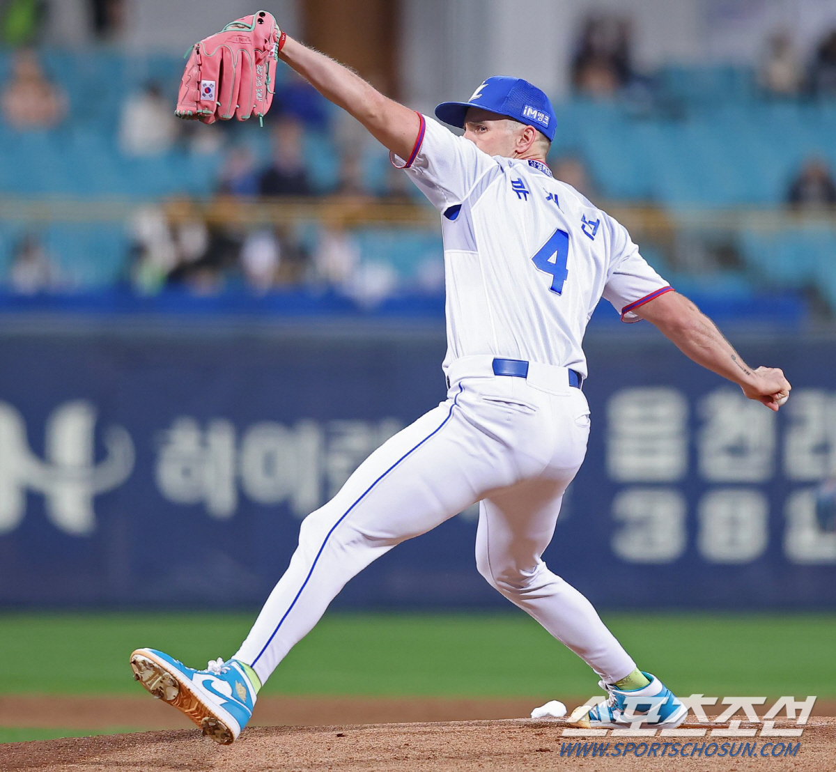 [대구현장]1~5회 51구로 15타자 셧아웃…8이닝 1실점 뷰캐넌 '포효…