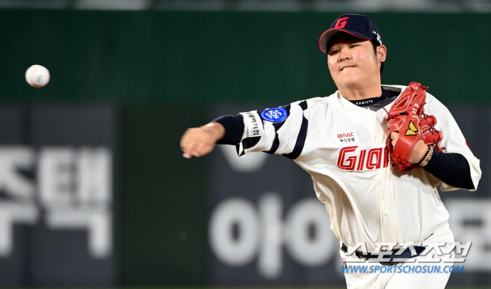 '이것이 1위팀인가.' 주전 5명 빼고도 총력전 롯데에 5대3 승리. 임…