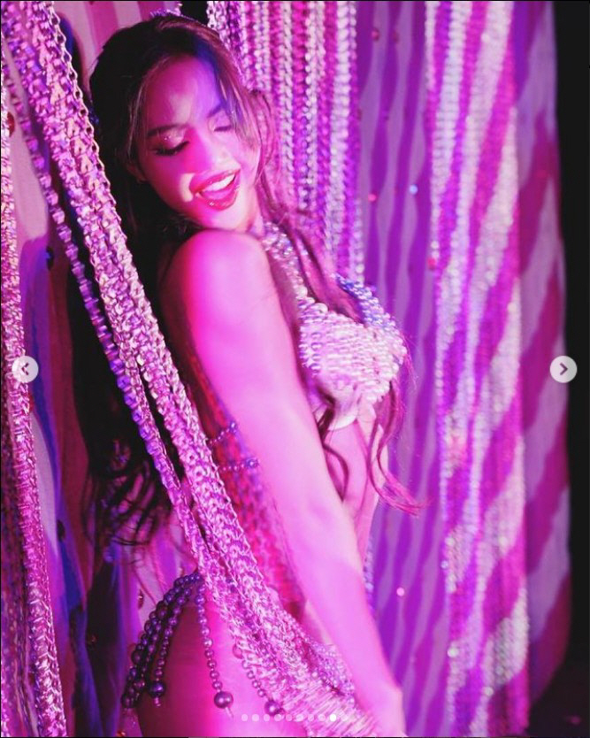 블랙핑크 리사, '19금 쇼' 선정성 논란에도 "또 불러주세요"