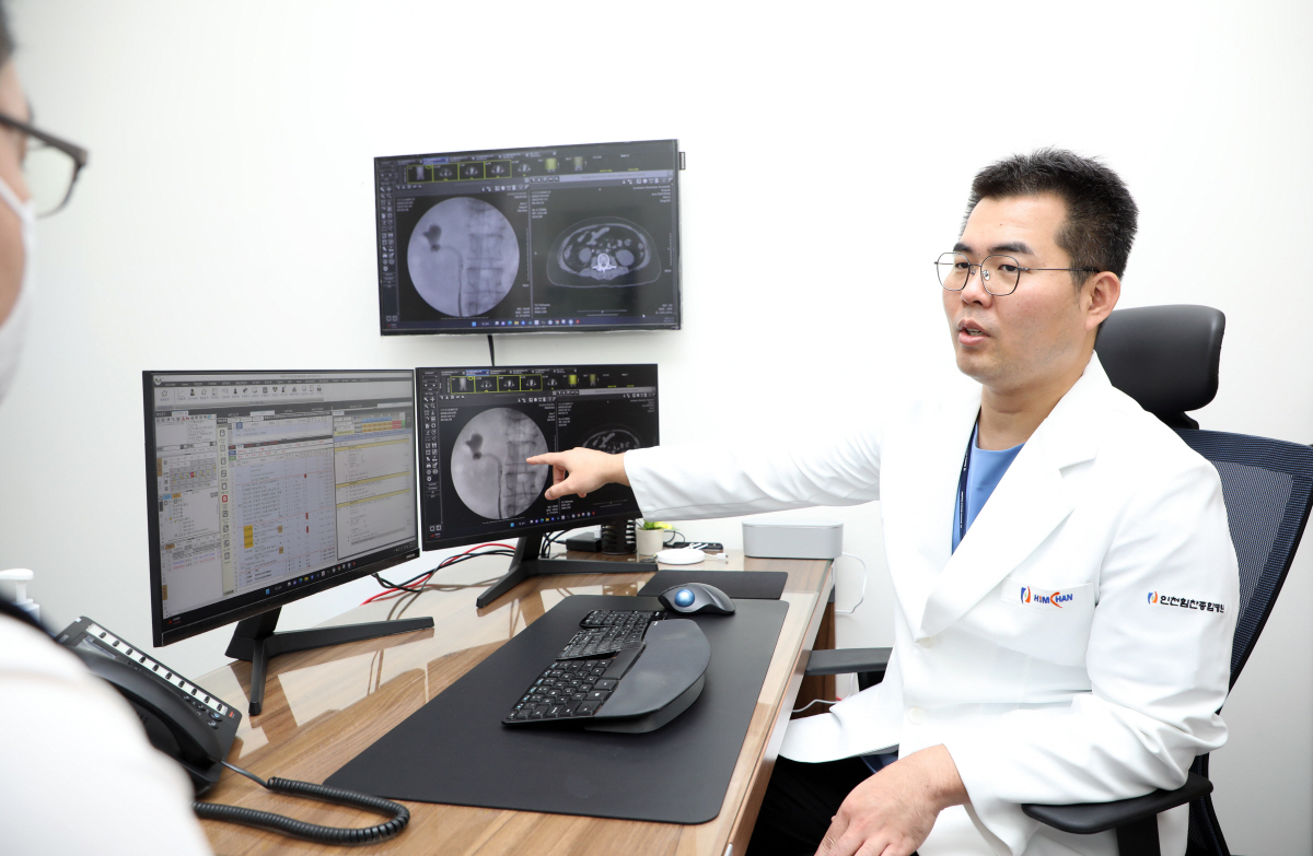 소변에 피가?…중장년층 비뇨기 이상 증상 대처는?