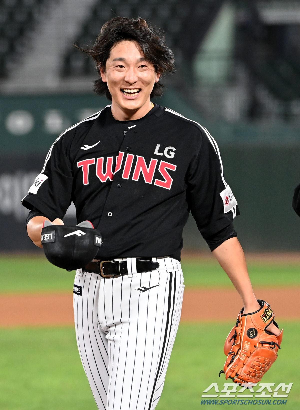 킬포가 몇 개냐. 6년만의 세이브 감격 최동환, 결승타+4안타 오지환, …