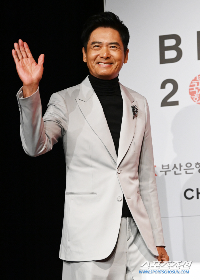 [SC-BIFF] "하루 쌀밥 두 그릇이면 충분"…주윤발, 가짜 사망설→…