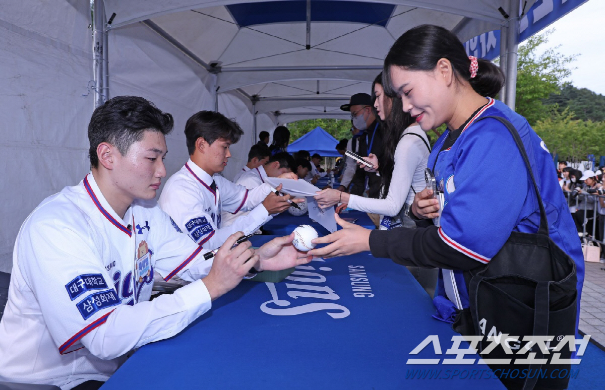 "피를 끓게 하는 야구장이네요" 라팍 처음찾은 삼성의 미래 육선엽…"제 …