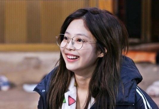 "팬들을 위해" 제니, YG 재계약 논의 중에도 '음원-예능' 열일 행보…