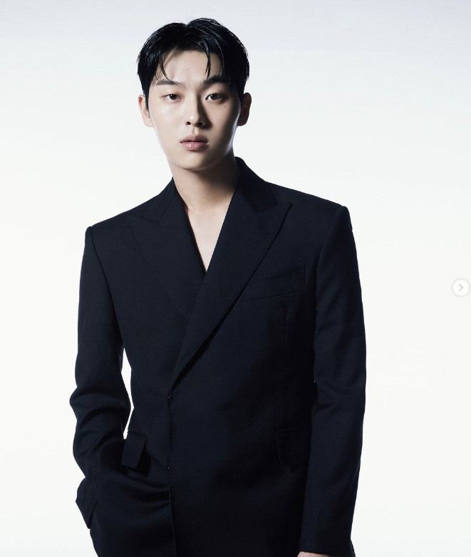 최현욱, '클럽→담배꽁초 투척'까지…'라이징스타'의 연이은 사생활 논란 …