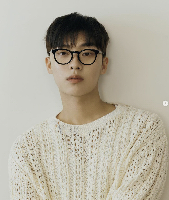 최현욱, '클럽→담배꽁초 투척'까지…'라이징스타'의 연이은 사생활 논란 …