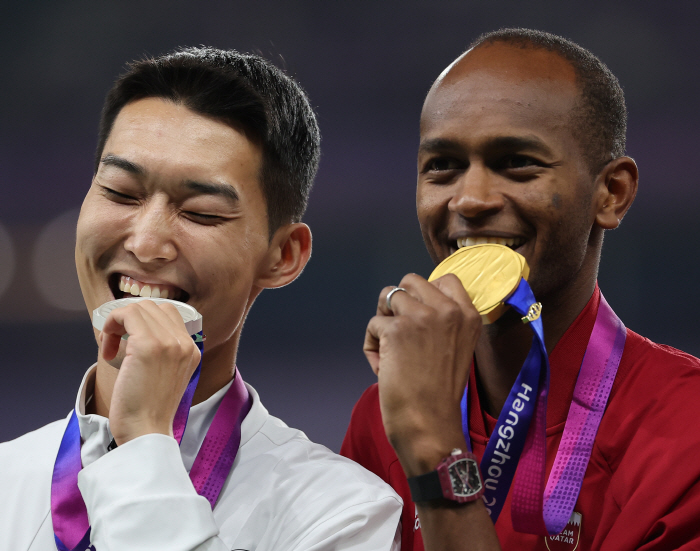 [항저우스토리]'친구야,수고했어. 장하다!' 나란히 메달 딴 '20년찐친…