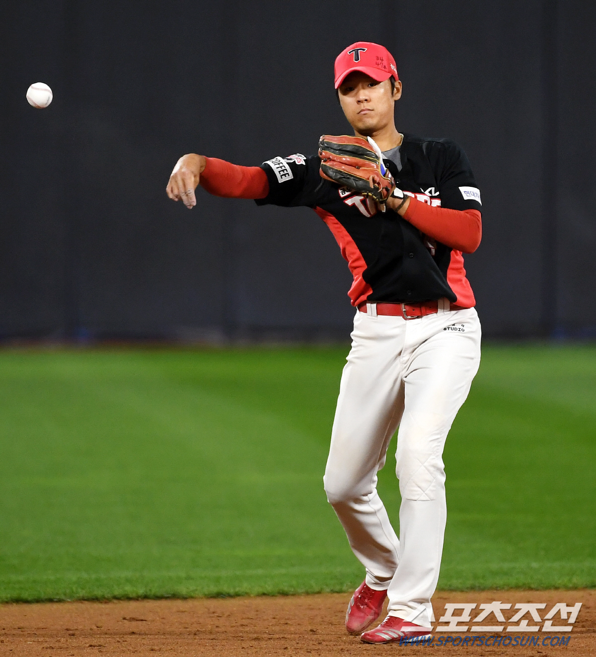 '희미해진 가을야구' 4일 휴식 후 등판한 대투수 역투에도 패한 KIA,…