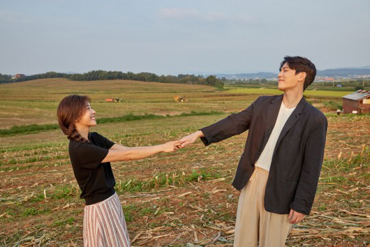 [종합] "지구에서 가장 사랑하는 사람"…걸스데이 소진♥이동하, 직접 밝…
