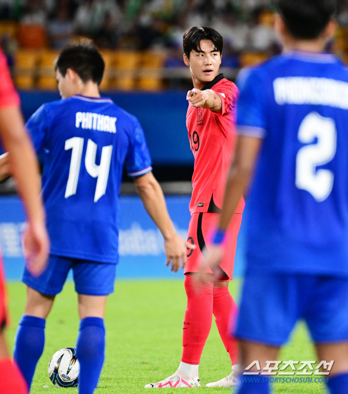 [항저우 현장인터뷰]와카 설영우 "우즈벡과 정반대 축구하는 일본…90분내…