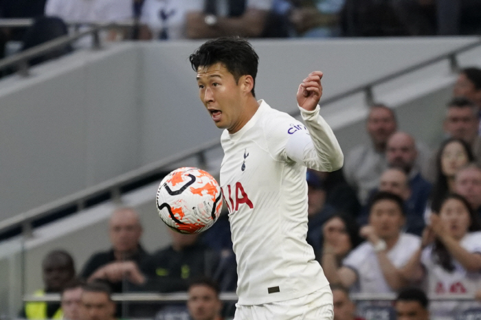 "토트넘, 1월에 확실한 골잡이 영입해야"←이분 축구 안 봐요? 납득 어…