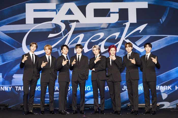 [SC현장] "근본은 서울"…NCT127, 7주년 위기넘어 글로벌 성장 …