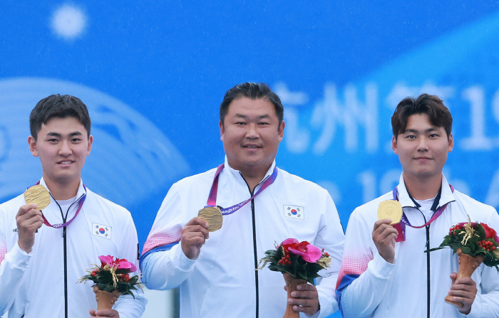 [항저우 현장인터뷰]'실수해도 10점' 만43세 오진혁 金, 13년 만의…
