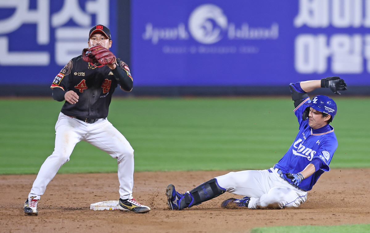 '형들이 지켜줬다' 이호성 데뷔 첫승, 구자욱 3안타 4타점...벤자민 …